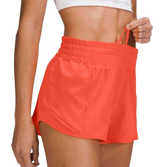 LULULEMON ATHLETICA Hotty Hot Low-Rise Short '2.5" Size 12 - Picture 1 of 3